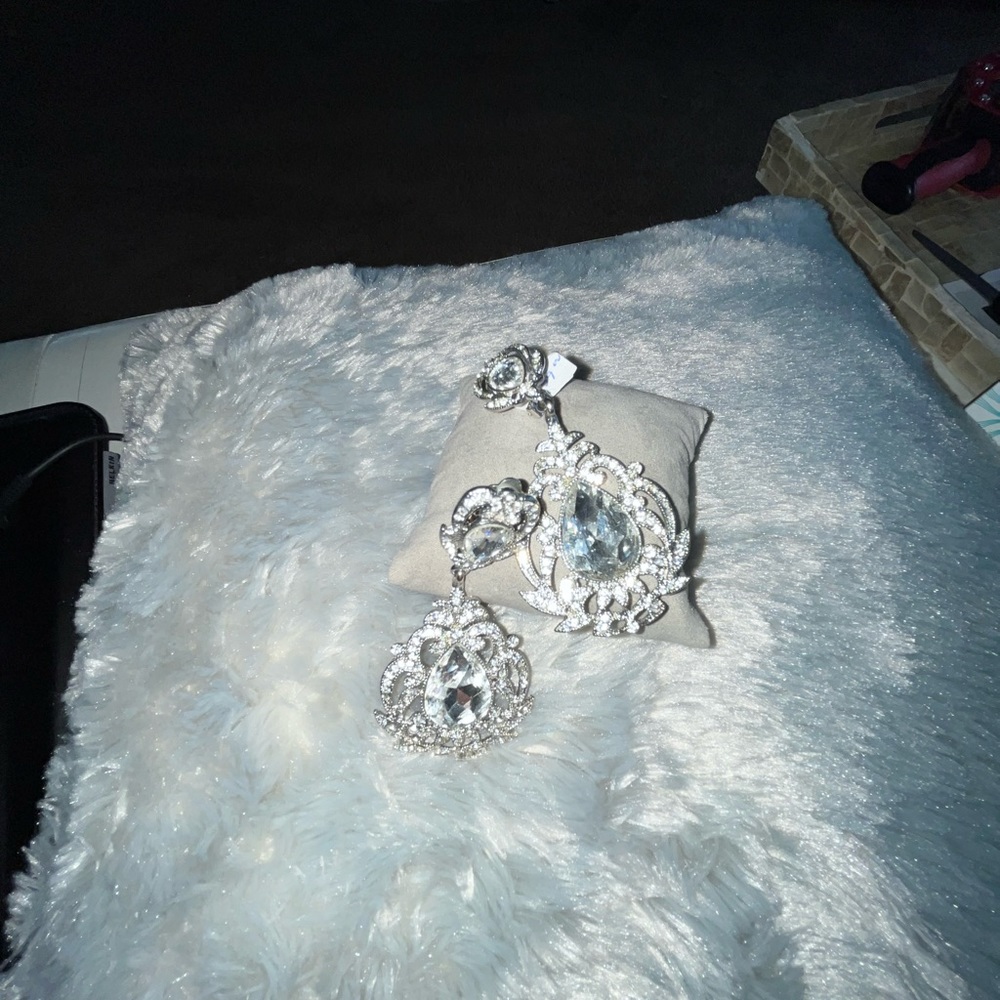 Statement High Quality Rhinestone Earrings - image 4